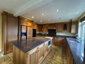 Kitchen- click for photo gallery
